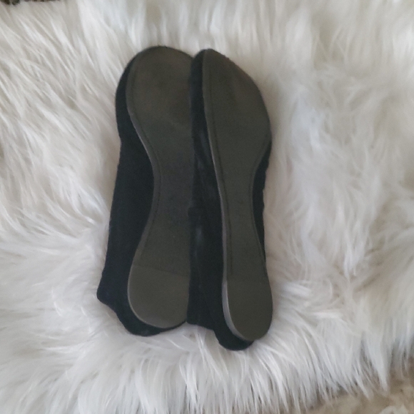 Tory Burch Black Velvet Flats Size 7 - Picture 7 of 9